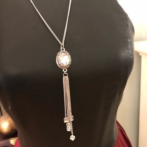 Silver Chain Crystal Pendant Necklace Dangle Style Nwt - Picture 4 of 4